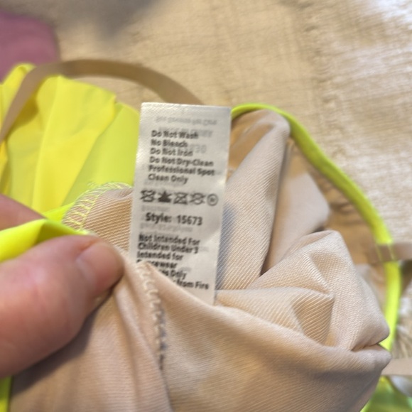 Revolution dancewear, hip-hop, dance outfit, neon yellow/green kids medium – C - Picture 8 of 10